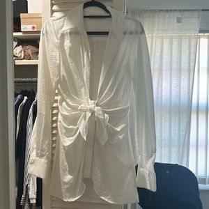 Never Worn- white Linen Deep V bathing suit cover up or Dress - 0